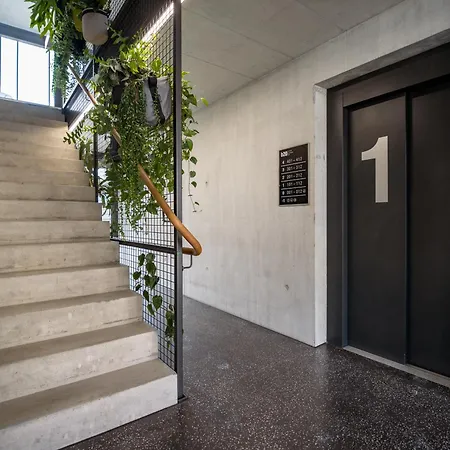 Hotel apartamentowy B20 - Serviced Ag